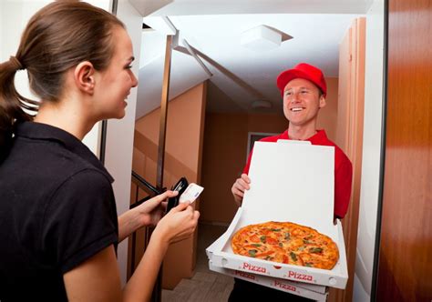 Pizza Delivery Truckeenbi